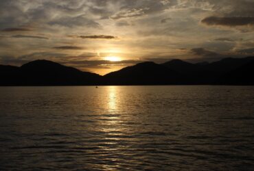 Estrangeiros representam até 30% dos visitantes em Ubatuba: turismo internacional em expansão