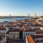 Vista panorâmica de Lisboa com Ponte 25 de Abril e Cristo Rei - Guia para morar em Portugal 2025
